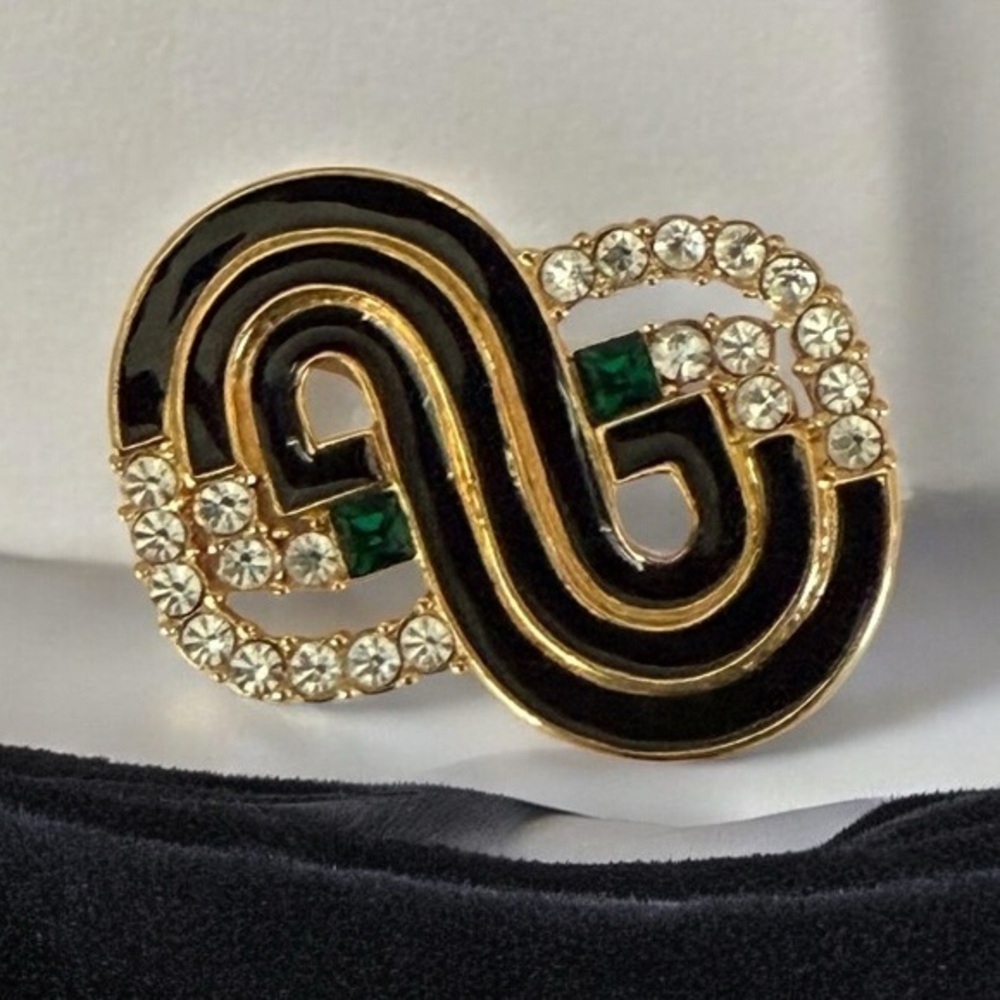 🫶🏻 Rhinestone & Enamel Runway Brooch